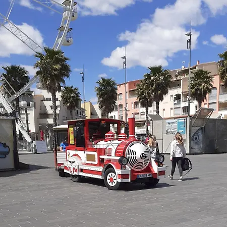 Prázdninový dům Paisible A Avec Piscine Partagee