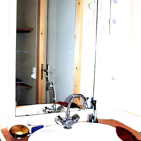 Paisible A Avec Piscine Partagee 別荘 *