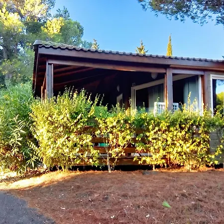 別荘 Paisible A Avec Piscine Partagee