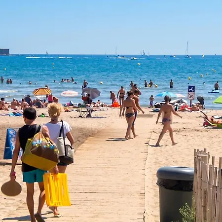 Paisible A Avec Piscine Partagee アグド